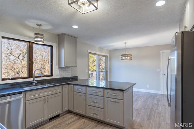 7999 State Rd DD, Bloomsdale, MO 63627