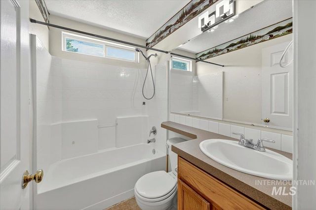 3426 E Princess Amy Ct, Nampa, ID 83687