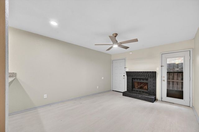 1810 N Garrett Avenue 124, Dallas, TX 75206