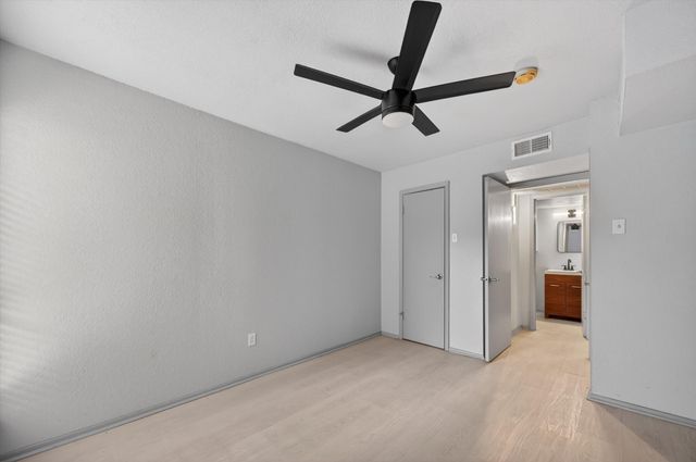 1810 N Garrett Avenue 124, Dallas, TX 75206