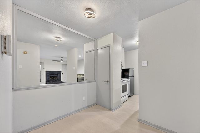 1810 N Garrett Avenue 124, Dallas, TX 75206