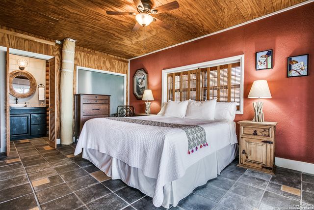 253 Water Crest, Pipe Creek, TX 78063