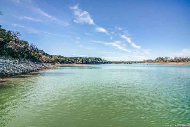 253 Water Crest, Pipe Creek, TX 78063