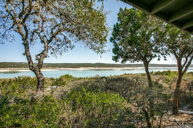 253 Water Crest, Pipe Creek, TX 78063