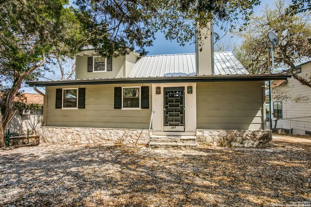 253 Water Crest, Pipe Creek, TX 78063