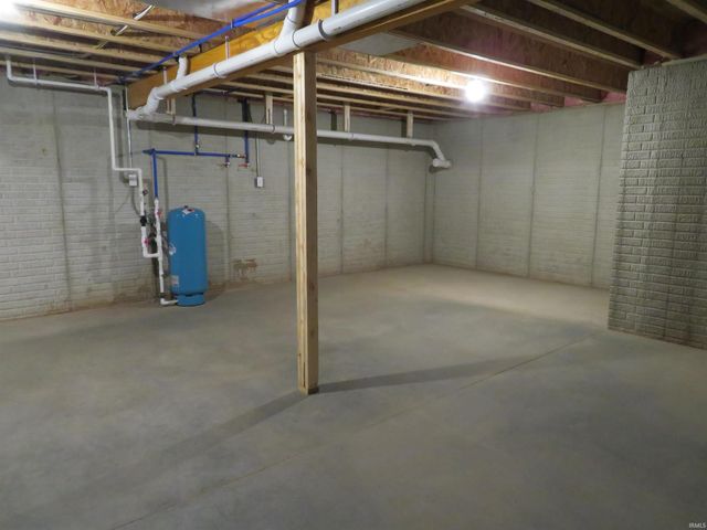 18485 Falcons Lair Court, New Paris, IN 46553