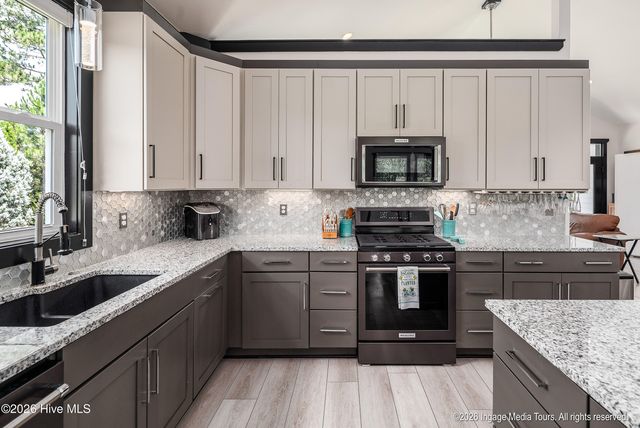 3811 Lockhaven Lane, Grimesland, NC 27837