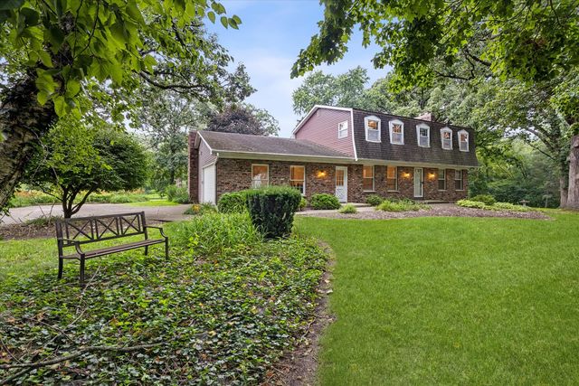 2s730 White Oak Lane, Batavia, IL 60510