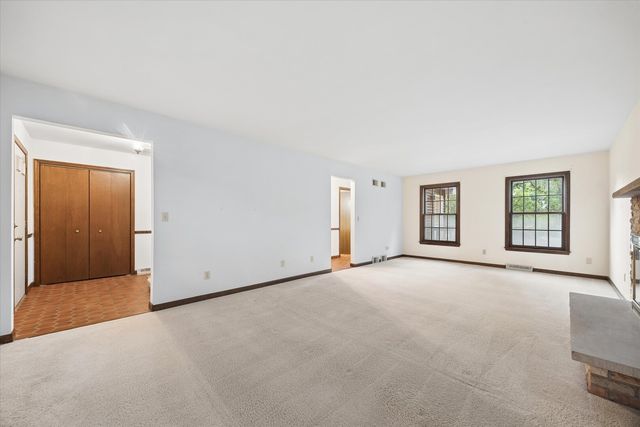 2s730 White Oak Lane, Batavia, IL 60510