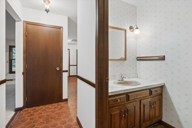 2s730 White Oak Lane, Batavia, IL 60510