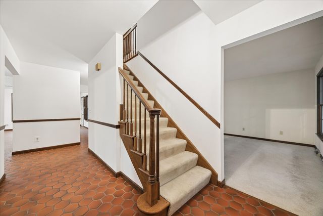 2s730 White Oak Lane, Batavia, IL 60510
