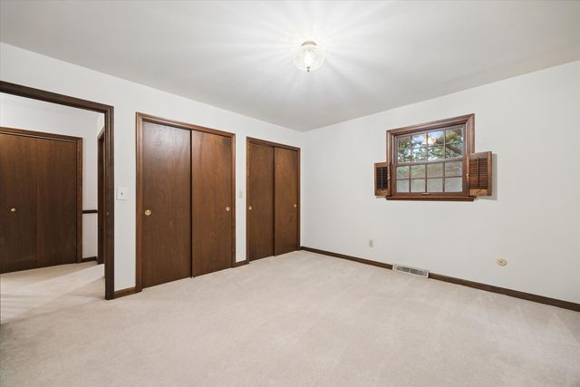 2s730 White Oak Lane, Batavia, IL 60510