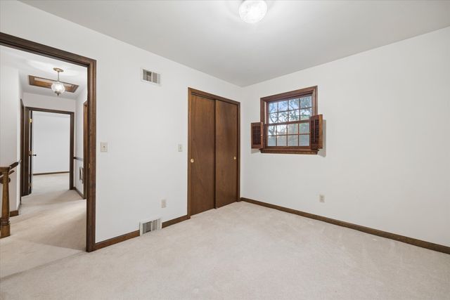 2s730 White Oak Lane, Batavia, IL 60510