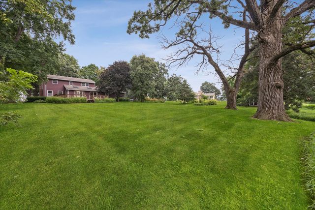 2s730 White Oak Lane, Batavia, IL 60510