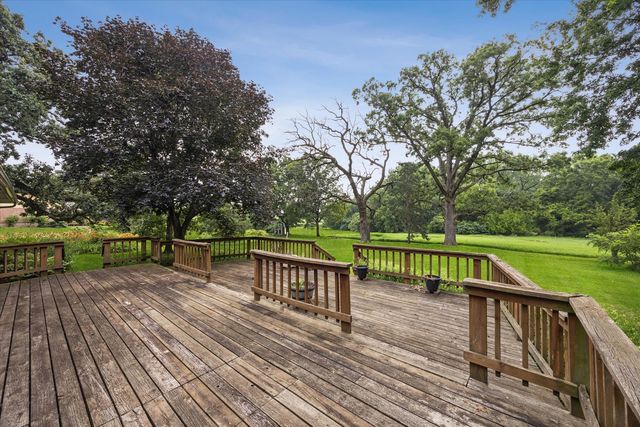 2s730 White Oak Lane, Batavia, IL 60510