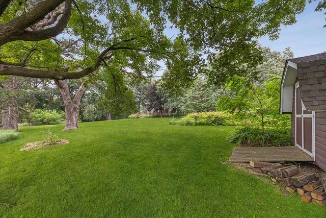 2s730 White Oak Lane, Batavia, IL 60510