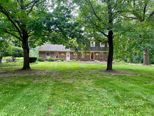 2s730 White Oak Lane, Batavia, IL 60510