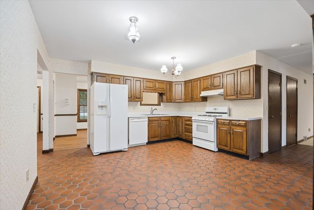 2s730 White Oak Lane, Batavia, IL 60510