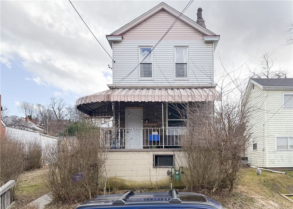 105 W 1st Ave, West Mifflin, PA 15122