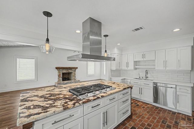 1132 Soundview Trl, Gulf Breeze, FL 32561