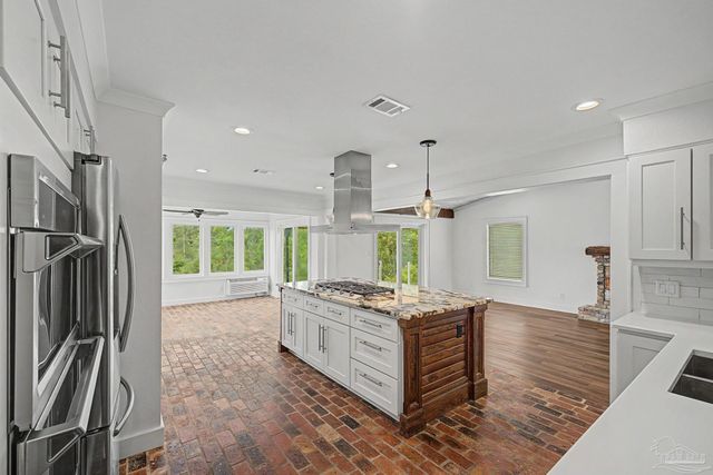 1132 Soundview Trl, Gulf Breeze, FL 32561