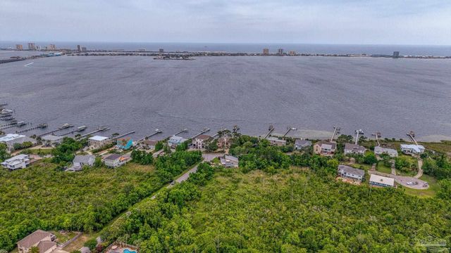 1132 Soundview Trl, Gulf Breeze, FL 32561
