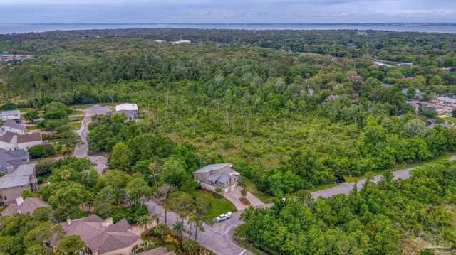 1132 Soundview Trl, Gulf Breeze, FL 32561