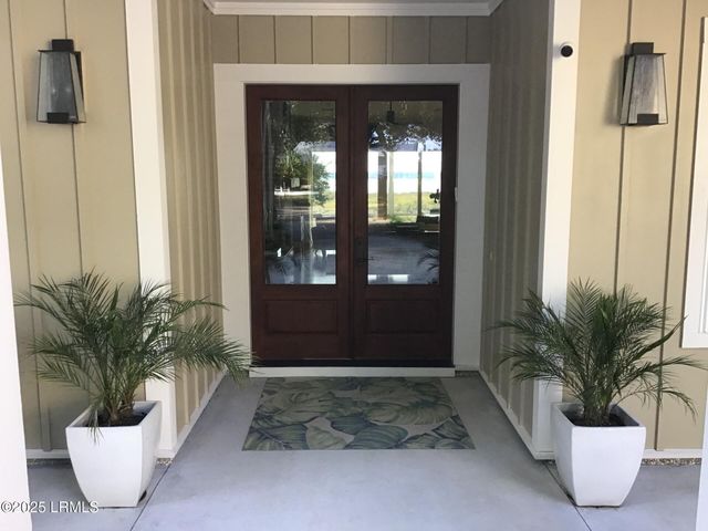 2420 Wilson Drive, Beaufort, SC 29902