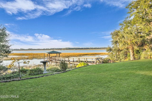 2420 Wilson Drive, Beaufort, SC 29902