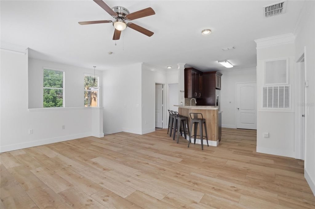 Image 14 of property listing at 8843 VILLA VIEW CIRCLE 204, Orlando, FL 32821