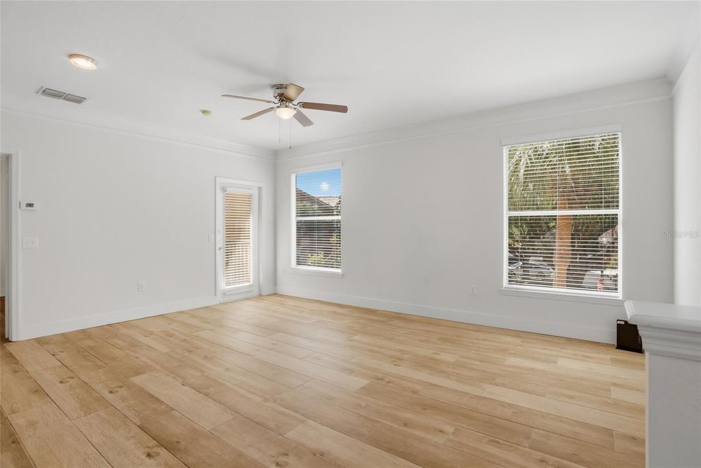 Image 6 of property listing at 8843 VILLA VIEW CIRCLE 204, Orlando, FL 32821