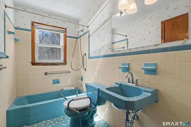 80 Roosevelt St Extension, New Haven, CT 06513