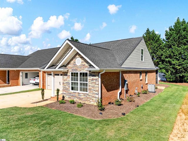 413 Amelia Springs Lane, Moore, SC 29369