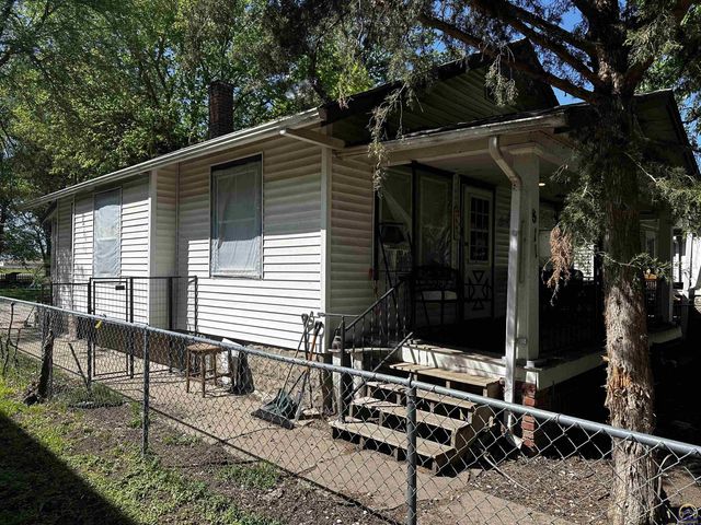 811 SE Branner ST, Topeka, KS 66607