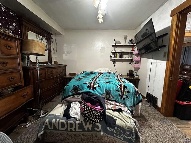 811 SE Branner ST, Topeka, KS 66607