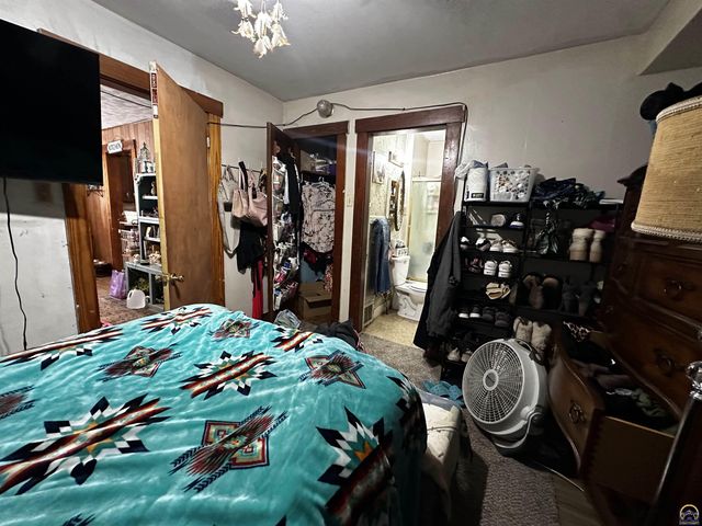 811 SE Branner ST, Topeka, KS 66607