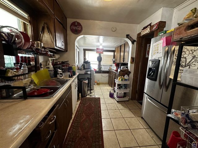 811 SE Branner ST, Topeka, KS 66607