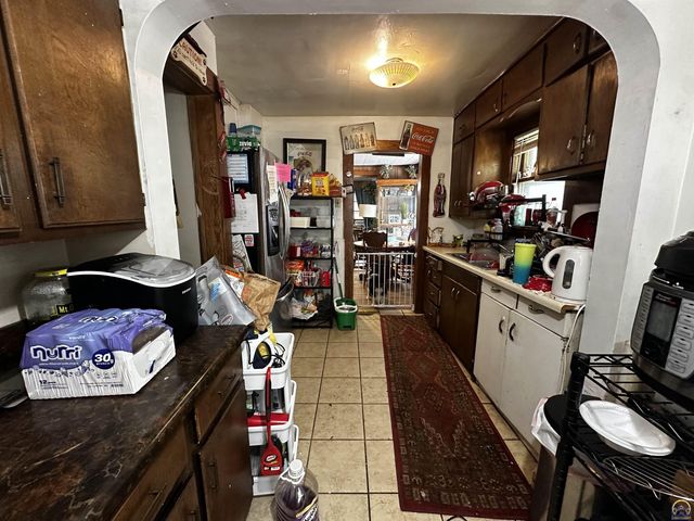 811 SE Branner ST, Topeka, KS 66607