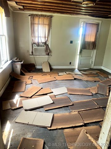 420 Hwy 75, Henryetta, OK 74437