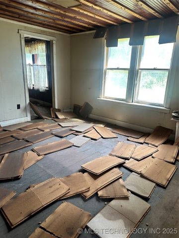 420 Hwy 75, Henryetta, OK 74437