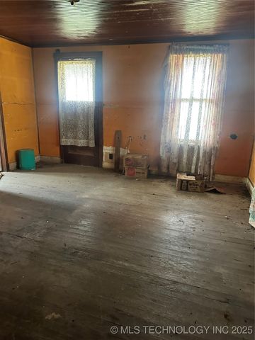 420 Hwy 75, Henryetta, OK 74437