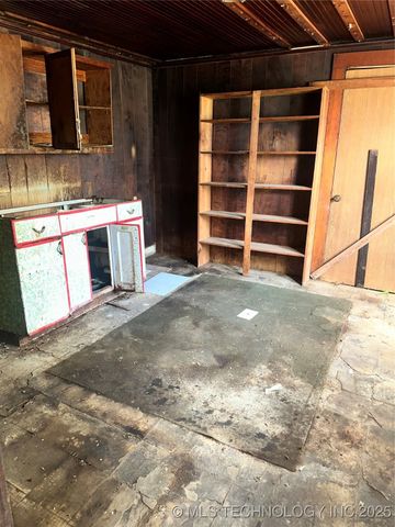 420 Hwy 75, Henryetta, OK 74437