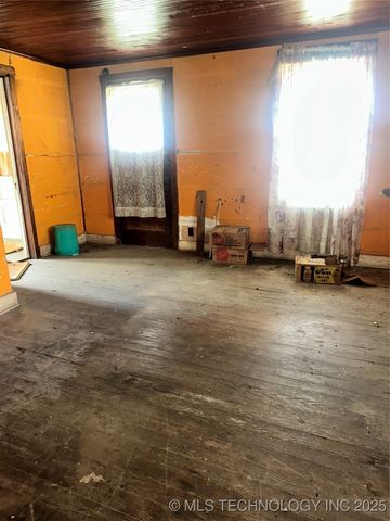 420 Hwy 75, Henryetta, OK 74437