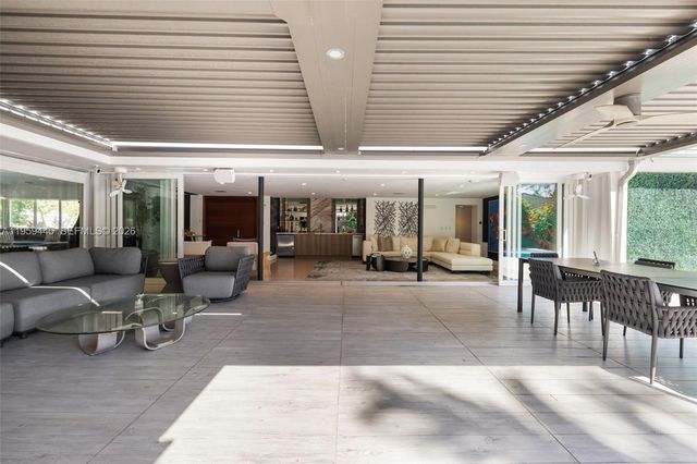 1040 NE 86th St, Miami, FL 33138