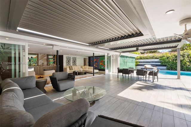 1040 NE 86th St, Miami, FL 33138