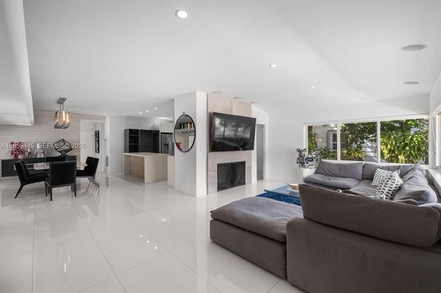 1040 NE 86th St, Miami, FL 33138