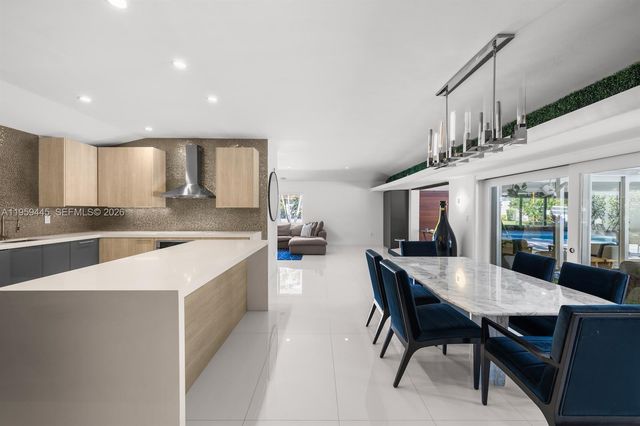 1040 NE 86th St, Miami, FL 33138