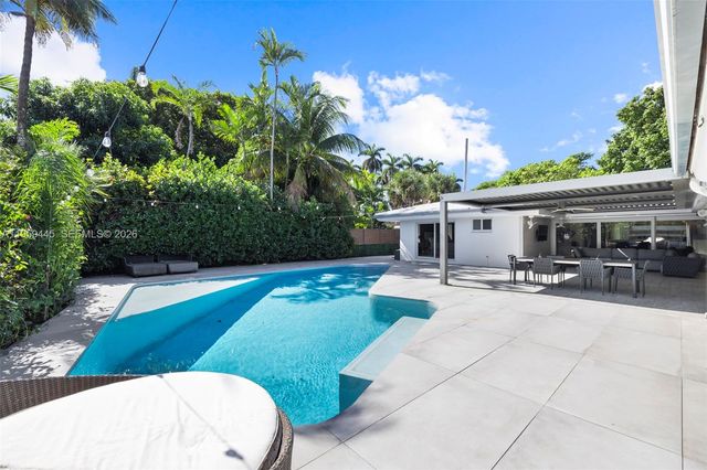 1040 NE 86th St, Miami, FL 33138