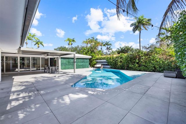 1040 NE 86th St, Miami, FL 33138