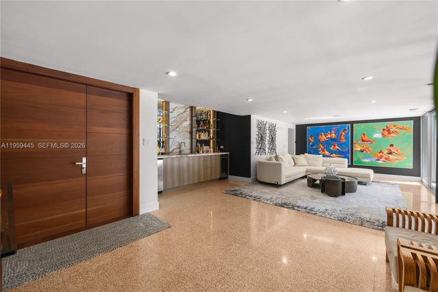 1040 NE 86th St, Miami, FL 33138